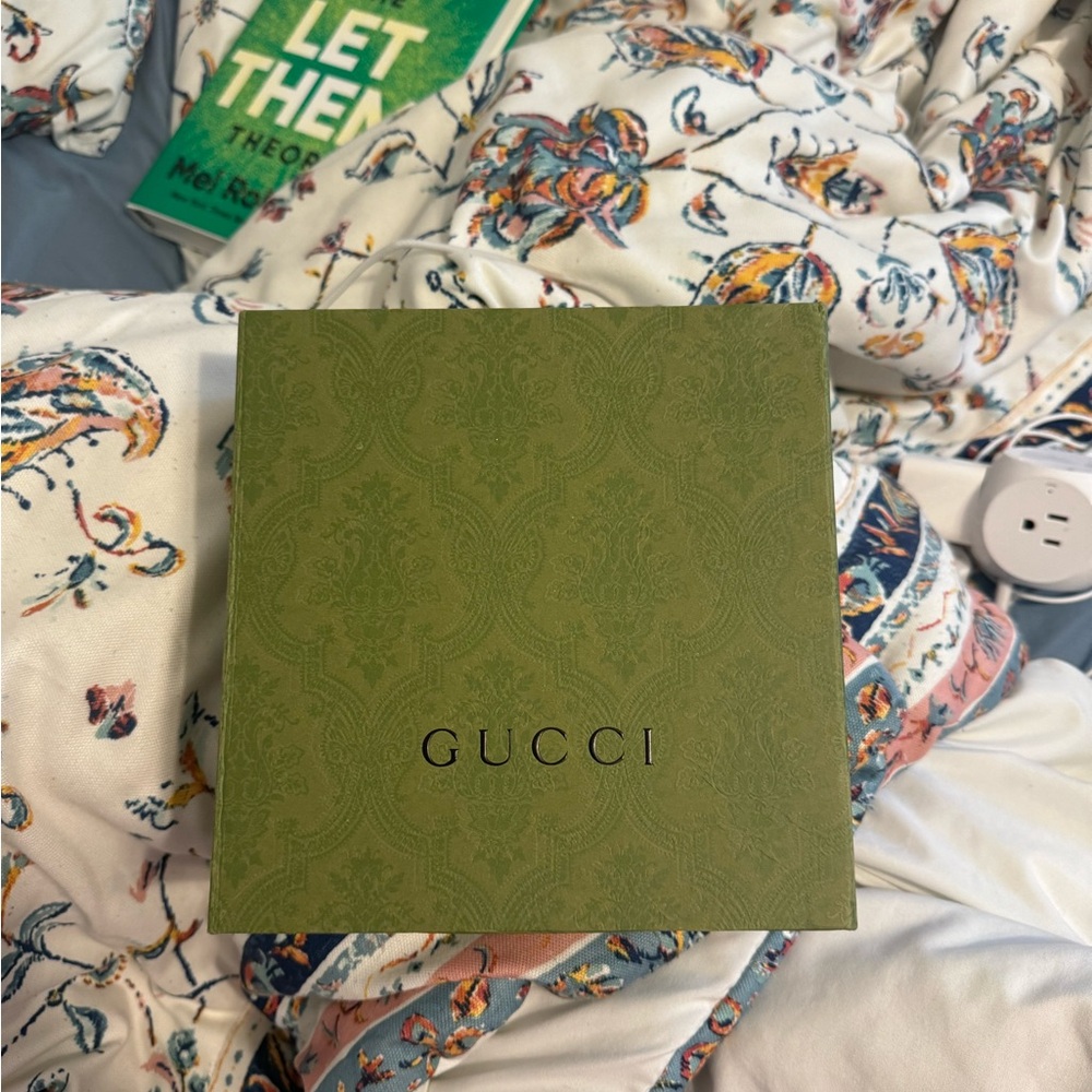 Gucci Black Leather Belt with Green Box